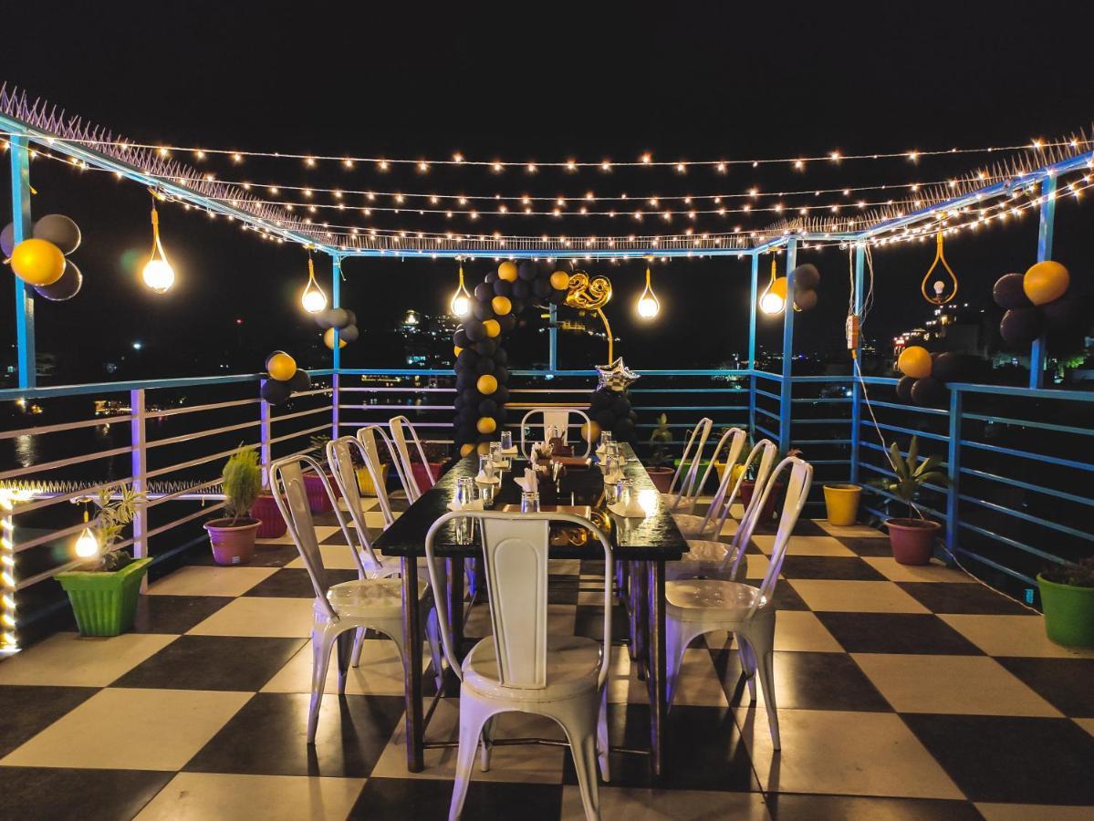 אודייפור Hotel Lake Bridge מראה חיצוני תמונה