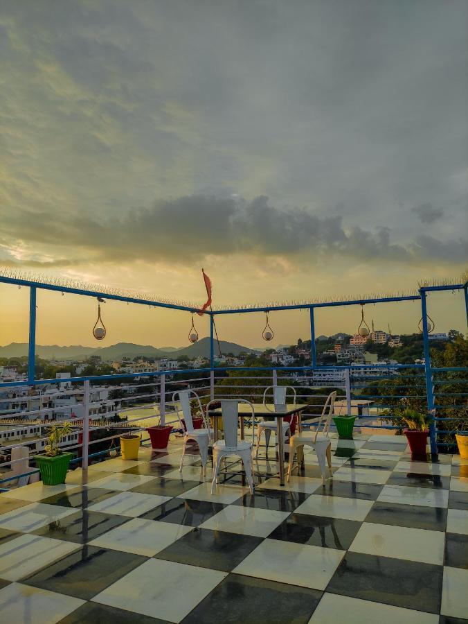 אודייפור Hotel Lake Bridge מראה חיצוני תמונה
