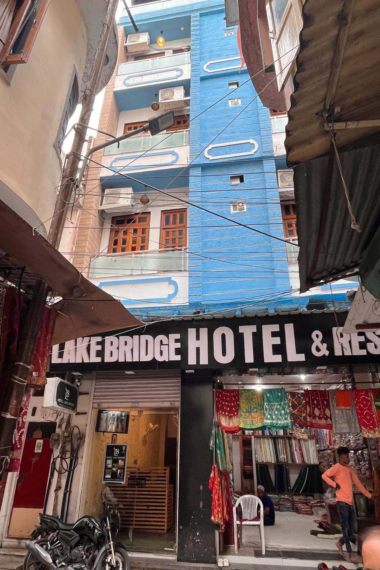 אודייפור Hotel Lake Bridge מראה חיצוני תמונה