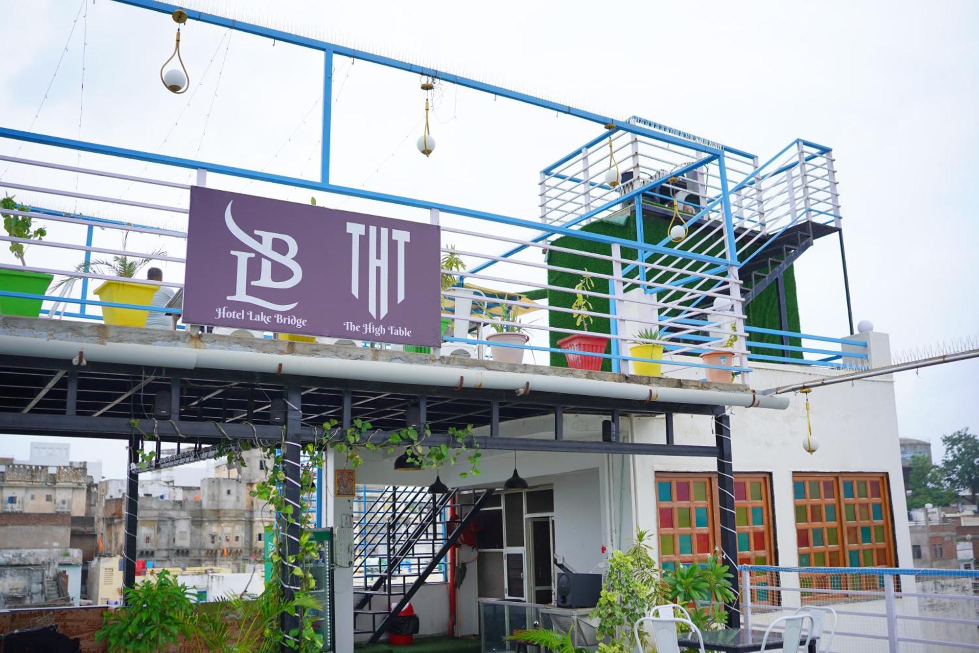 אודייפור Hotel Lake Bridge מראה חיצוני תמונה